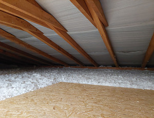 Zateplení patrového domu pomocí foukané izolace